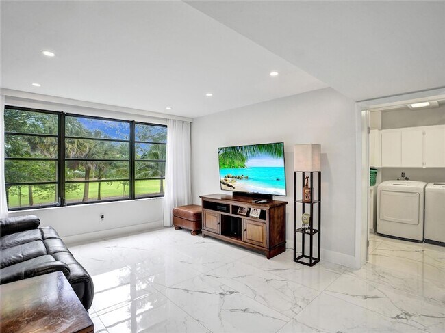 Building Photo - 6073 Balboa Cir