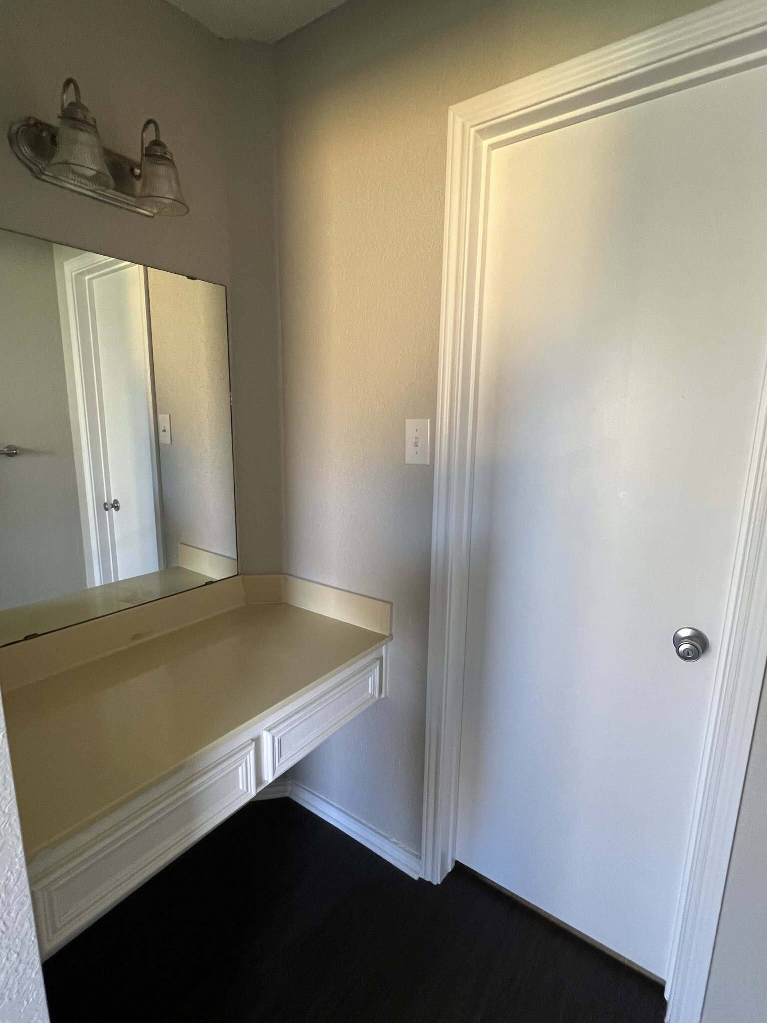 Master vanity in between room and bathroom - 2303 Cactus Dr