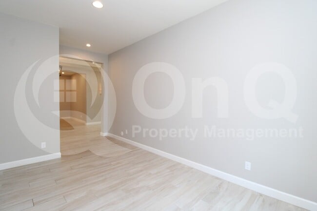 Building Photo - 3847 E Mead Dr