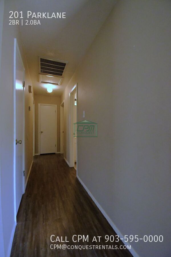 Building Photo - 201 Parklane-