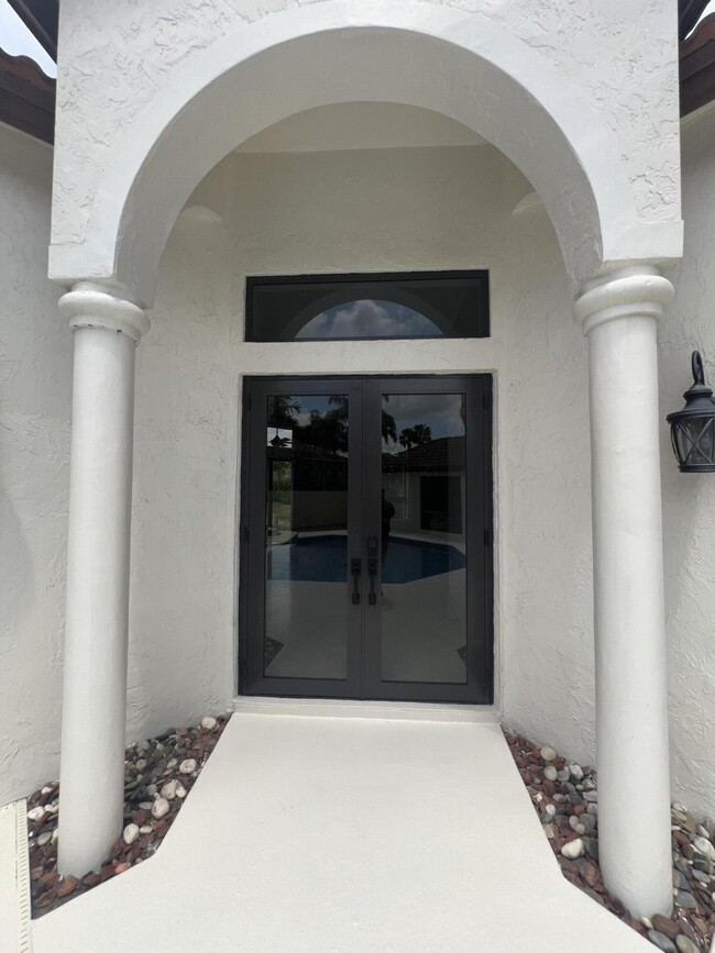 Building Photo - 20077 Palm Island Dr