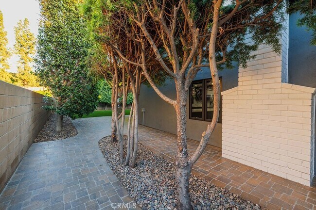 Building Photo - 5672 Rich Hill Way