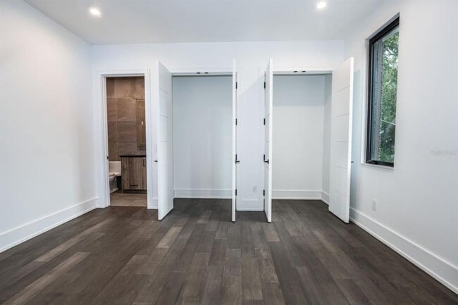 Building Photo - 3010 W Trilby Ave