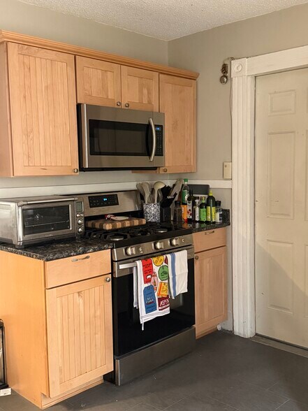 Kitchen - 45 Nichols Ave