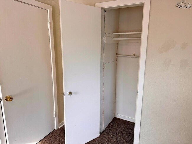 Building Photo - 2907 Moffett Ave