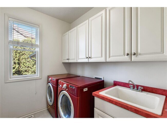 Building Photo - 1579 Stoneridge Cir