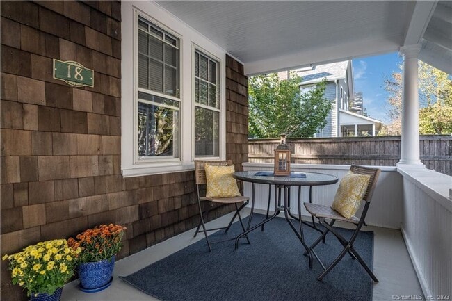 Building Photo - 18 Graves Ave