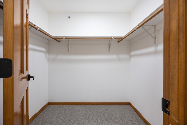 Building Photo - 5S560 Paxton Dr