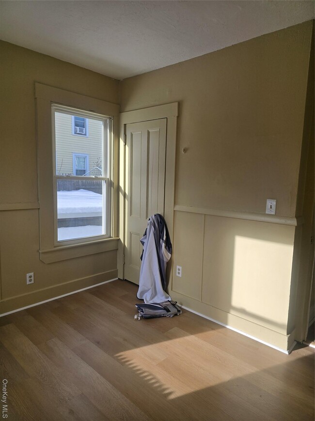 Building Photo - 30 S White St