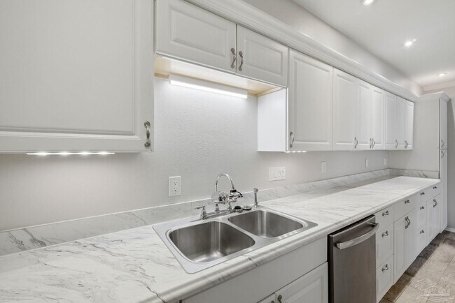 Building Photo - 2300 W Michigan Ave