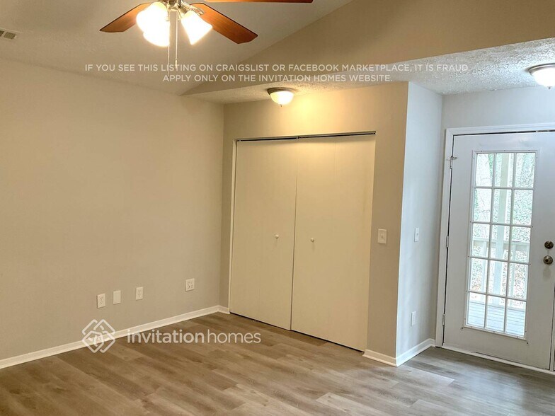 Building Photo - 4468 Highland Pl NE