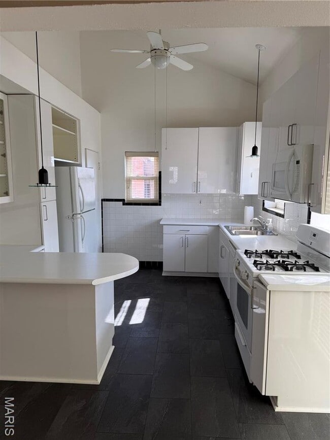 Building Photo - 7828 Cornell Ave