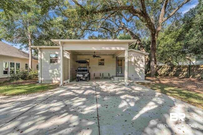 Building Photo - 357 Azalea St