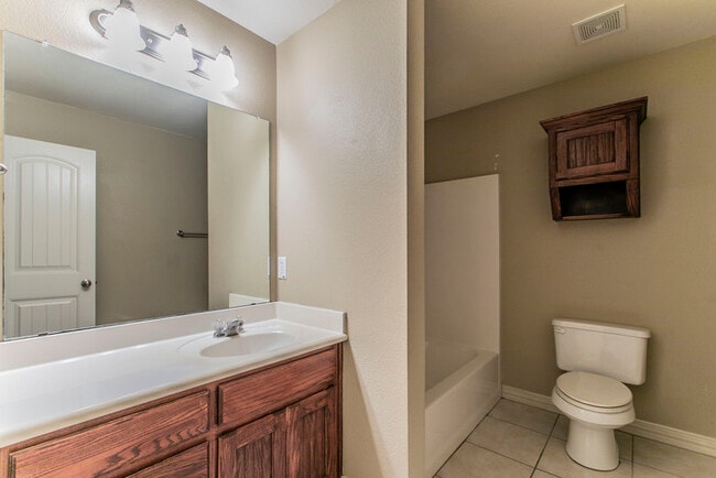 Building Photo - 21Addi LN, Lacy Lakeview, TX