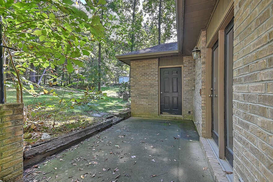 Building Photo - 208 Dean St