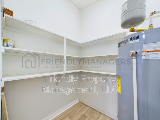 Building Photo - 304 Hobson St