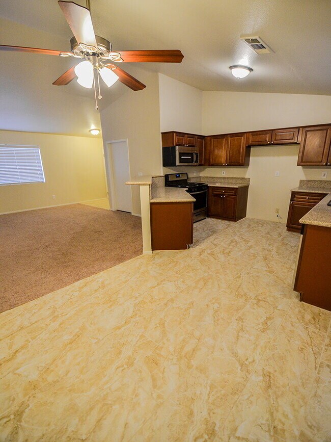 Building Photo - 3825 Gulliver St