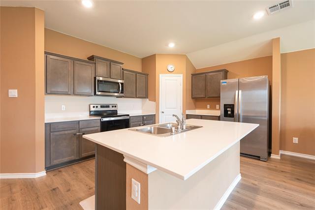 Building Photo - 300 Tadpole Ln