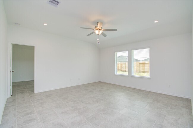 Building Photo - 1022 Cattle Chute Ct