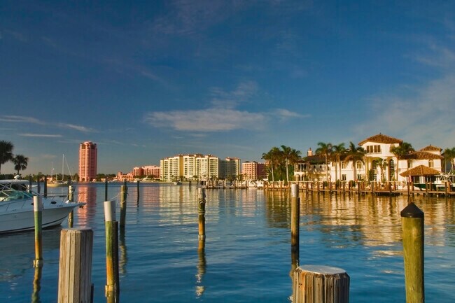 Building Photo - 1001 Crystal Way