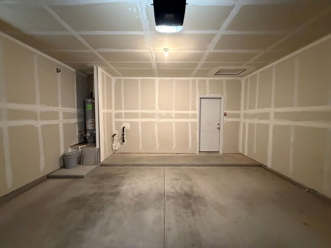 Building Photo - 1504 Alto Colores St NW