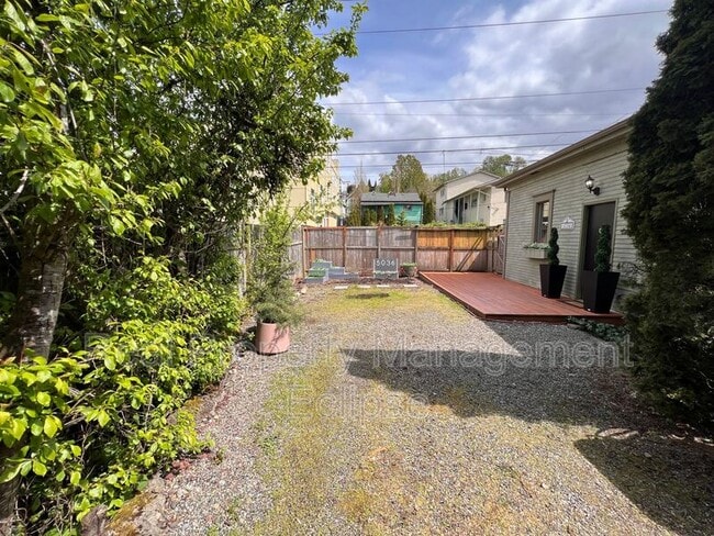 Building Photo - 5036 25th Ave SW