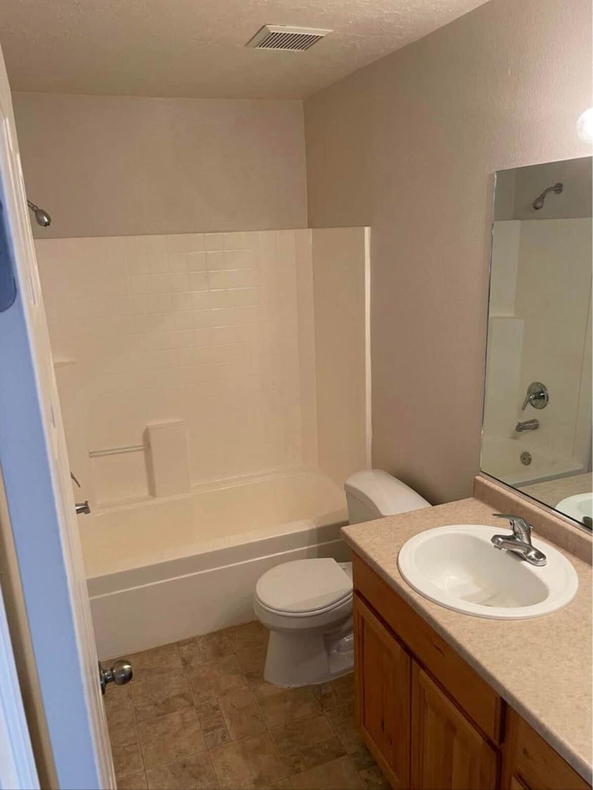 hall bath - 1260 N 650 W