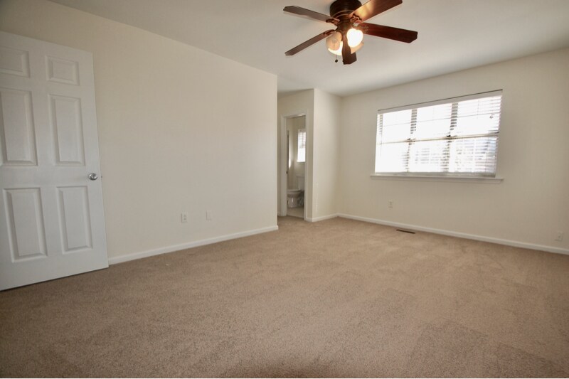 Building Photo - 937 Welch Cir