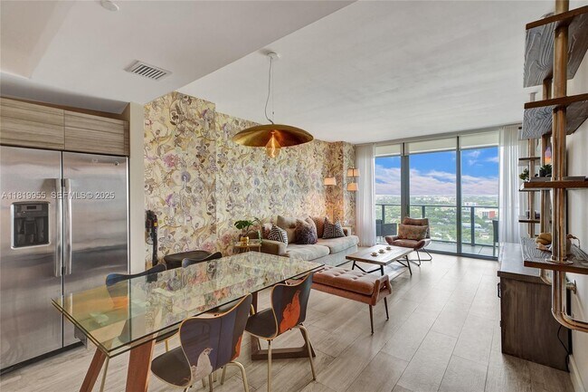 Building Photo - 121 NE 34th St