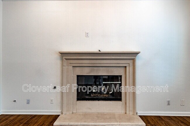 Building Photo - 2643 Inwood Briar