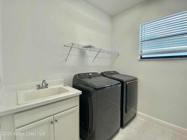 Building Photo - 3155 Blazing Star Dr