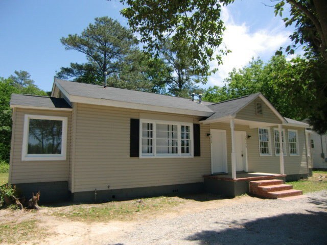 Building Photo - 2BR/1BA Unit in Duplex - TOTAL ELECTRIC - Section 8 ok!
