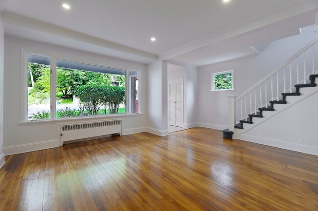 Building Photo - 24 Merrifield Way