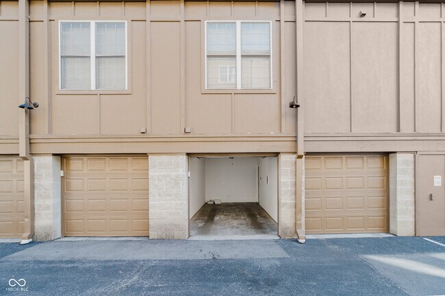 Building Photo - 420 E Ohio St