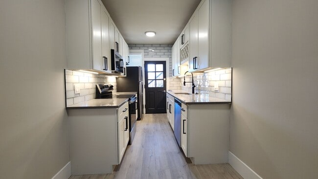 Building Photo - 918 Concordia Ln