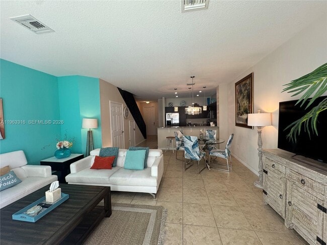 Building Photo - 2333 SE 5th St