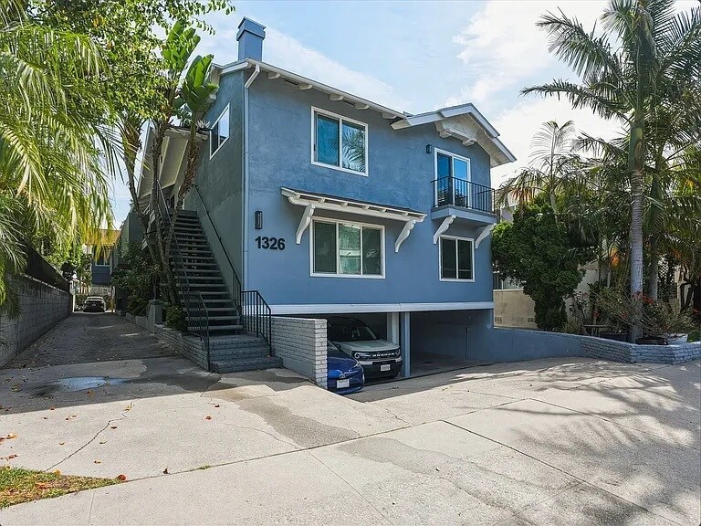 Building Photo - 1326 Wellesley Ave