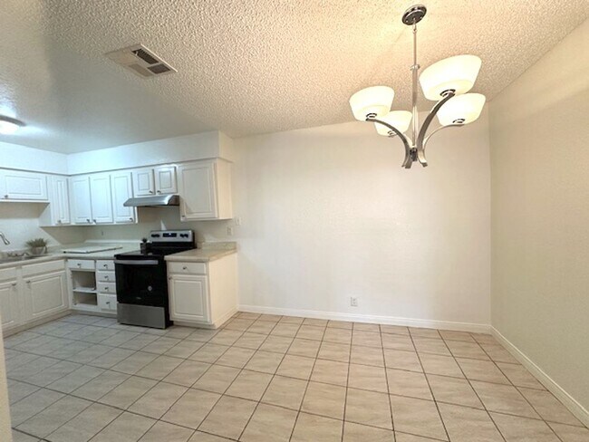 Building Photo - Beautiful South Shores Gated Community. 1st Floor unit. 2 beds. 2 baths.