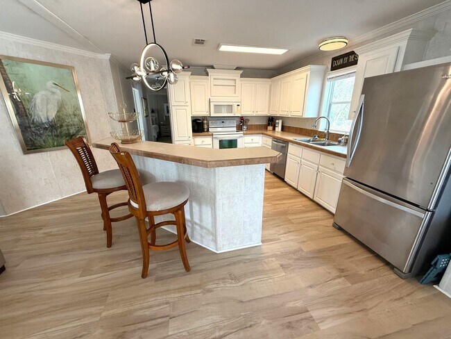 Building Photo - 292 Majorca Rd