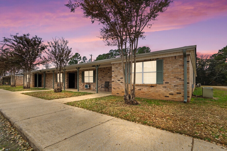 Primary Photo - Swan Creek Apartments