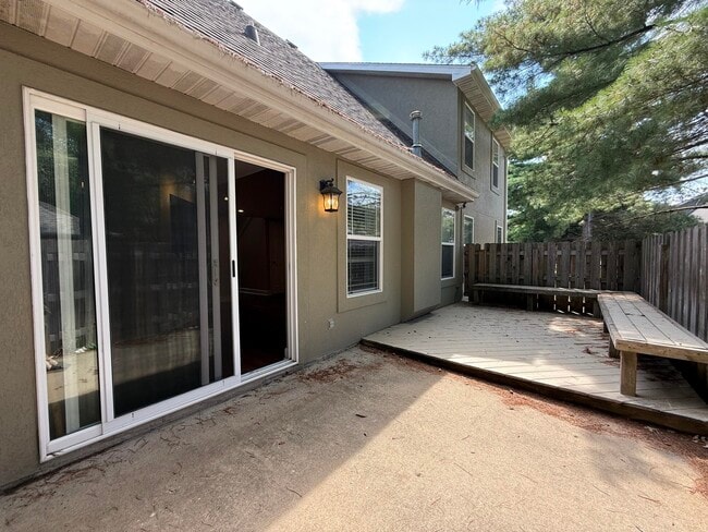 Building Photo - 405 S Village Cir