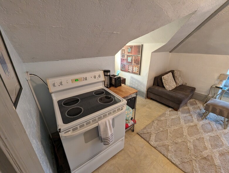 Building Photo - 3404 Baltimore Ave