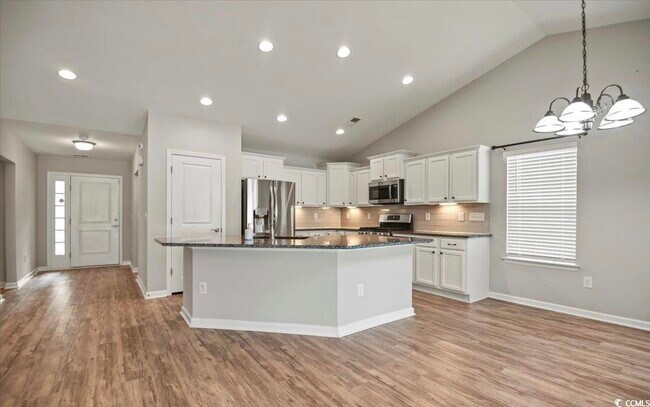 Building Photo - 3720 Park Pointe Ave