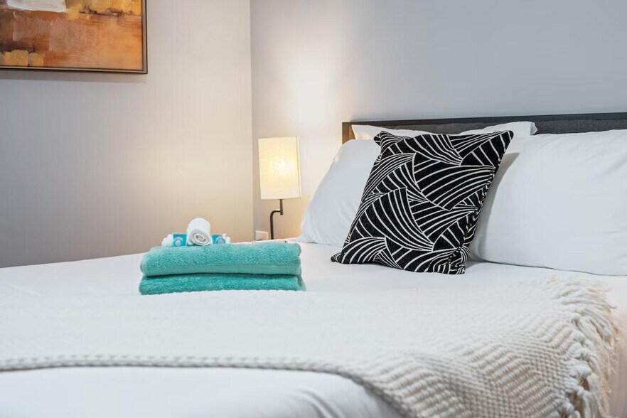 Building Photo - 109 Flora St