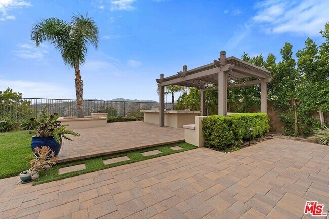 Building Photo - 11925 N Ricasoli Way