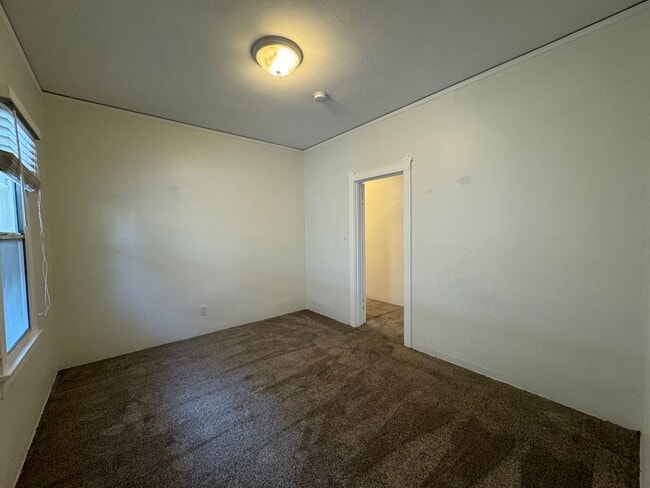 Building Photo - Welcome to Your New Home: Stunning Apartments in Orange St.