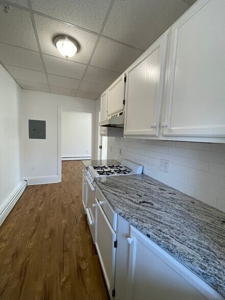 Building Photo - 20 Leyden St