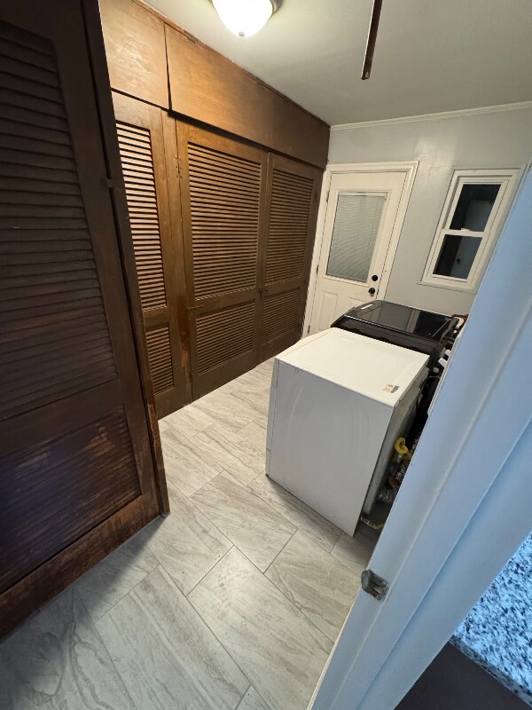 Building Photo - 437 Navajo St