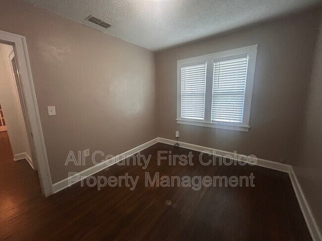Building Photo - 2511 55th Ave N