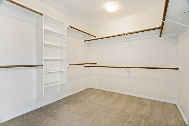 Building Photo - 4149 Creekmeadow Dr